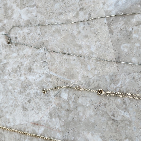 Elegant Gold and Silver Women's Necklaces, Lot Of 4 - Picture 6 of 8